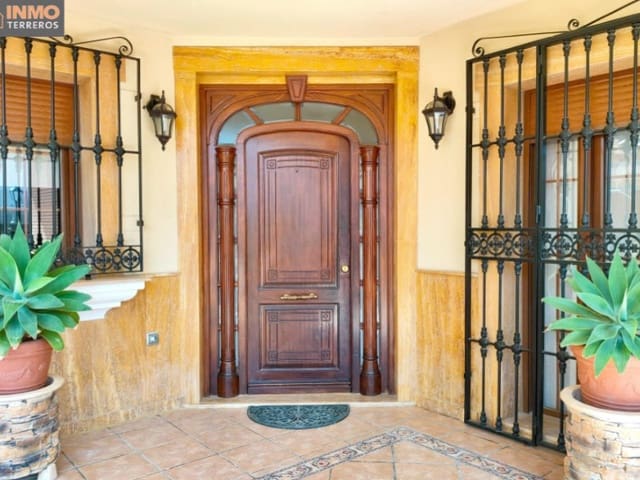 6 slaapkamer Villa te koop in Huércal-Overa met garage - € 470.000 (Ref: 9777170)