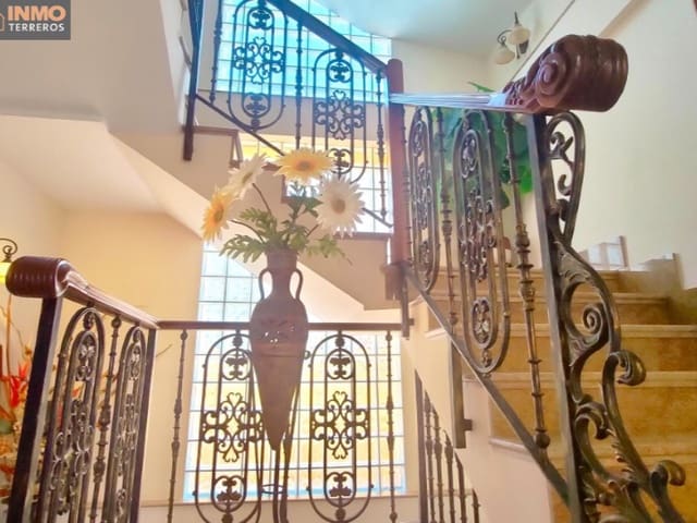 6 slaapkamer Villa te koop in Huércal-Overa met garage - € 470.000 (Ref: 9777170)