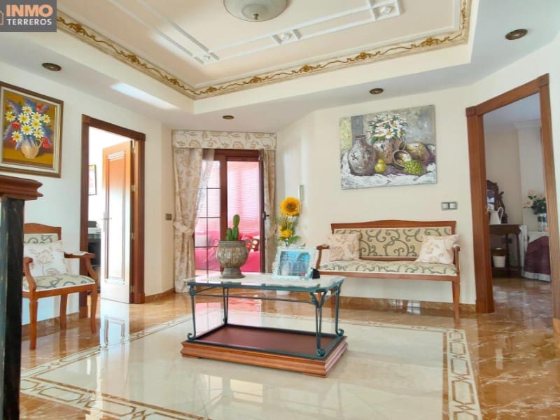 6 bedroom Villa for sale in Huercal-Overa with garage - € 470,000 (Ref: 9777170)