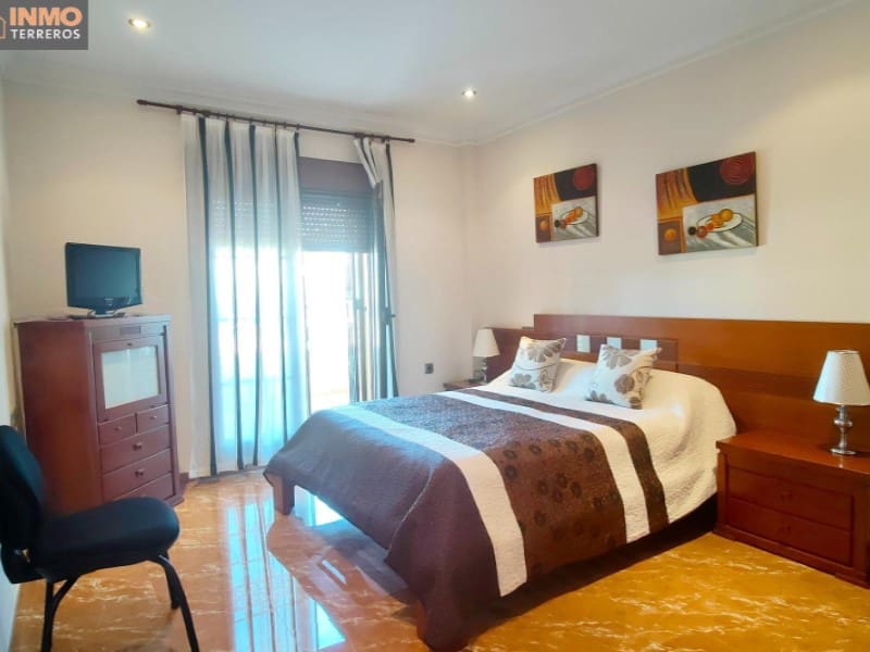 6 bedroom Villa for sale in Huercal-Overa with garage - € 470,000 (Ref: 9777170)