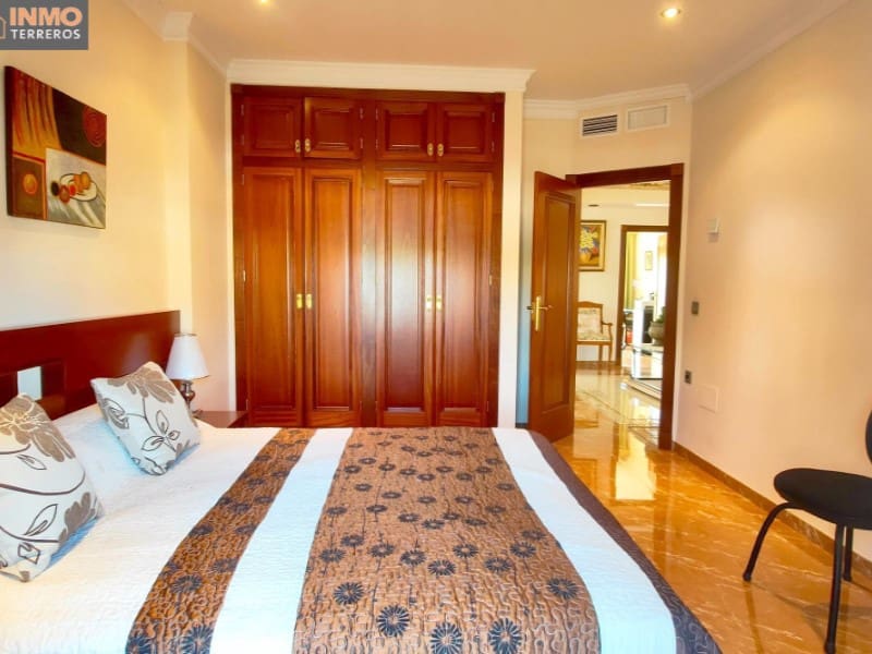 6 bedroom Villa for sale in Huercal-Overa with garage - € 470,000 (Ref: 9777170)