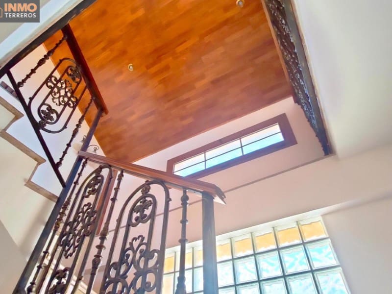 6 bedroom Villa for sale in Huercal-Overa with garage - € 470,000 (Ref: 9777170)