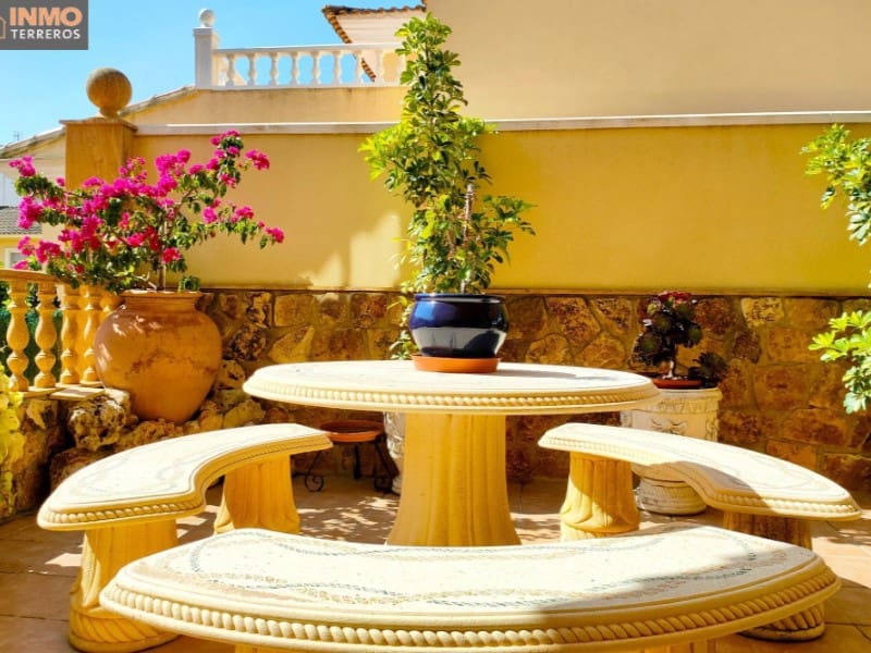 6 bedroom Villa for sale in Huercal-Overa with garage - € 470,000 (Ref: 9777170)