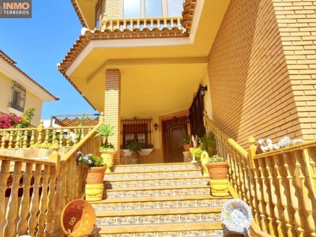 6 slaapkamer Villa te koop in Huércal-Overa met garage - € 470.000 (Ref: 9777170)