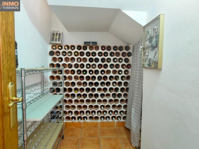 6 bedroom Villa for sale in Huercal-Overa with garage - € 470,000 (Ref: 9777170)