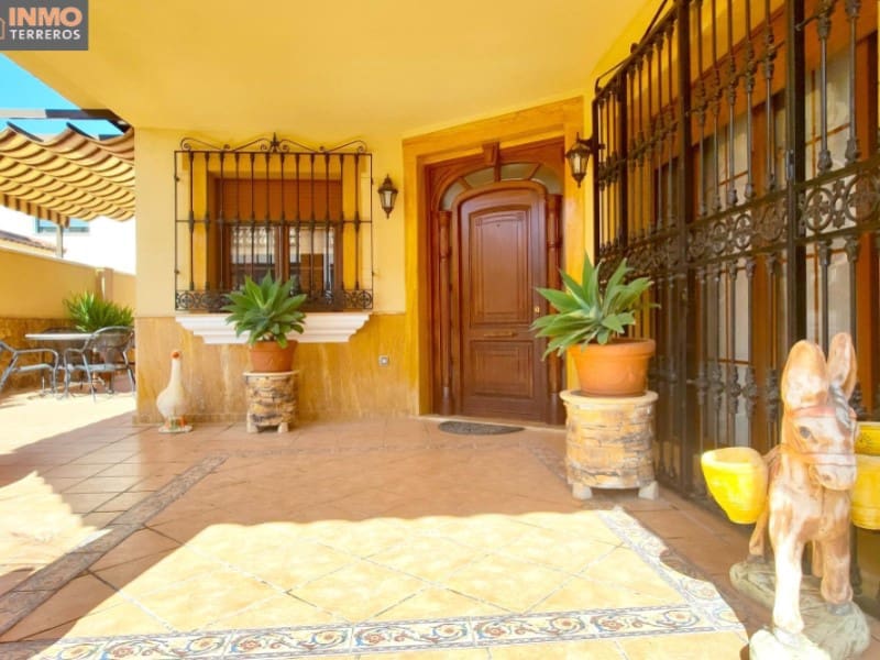 6 bedroom Villa for sale in Huercal-Overa with garage - € 470,000 (Ref: 9777170)