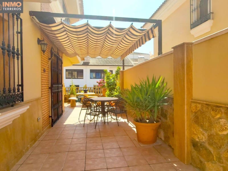 6 bedroom Villa for sale in Huercal-Overa with garage - € 470,000 (Ref: 9777170)