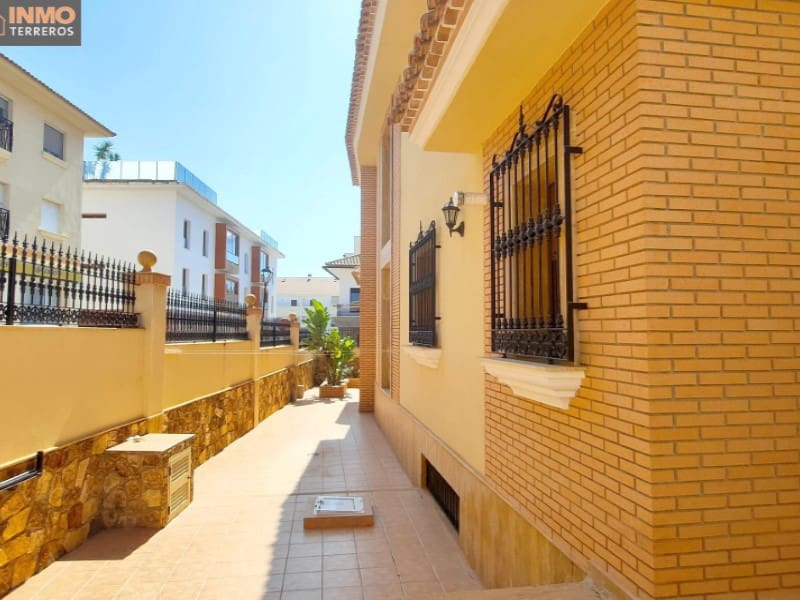 6 bedroom Villa for sale in Huercal-Overa with garage - € 470,000 (Ref: 9777170)