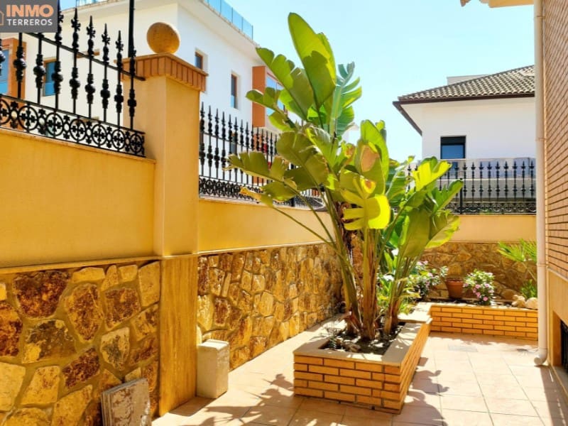 6 bedroom Villa for sale in Huercal-Overa with garage - € 470,000 (Ref: 9777170)