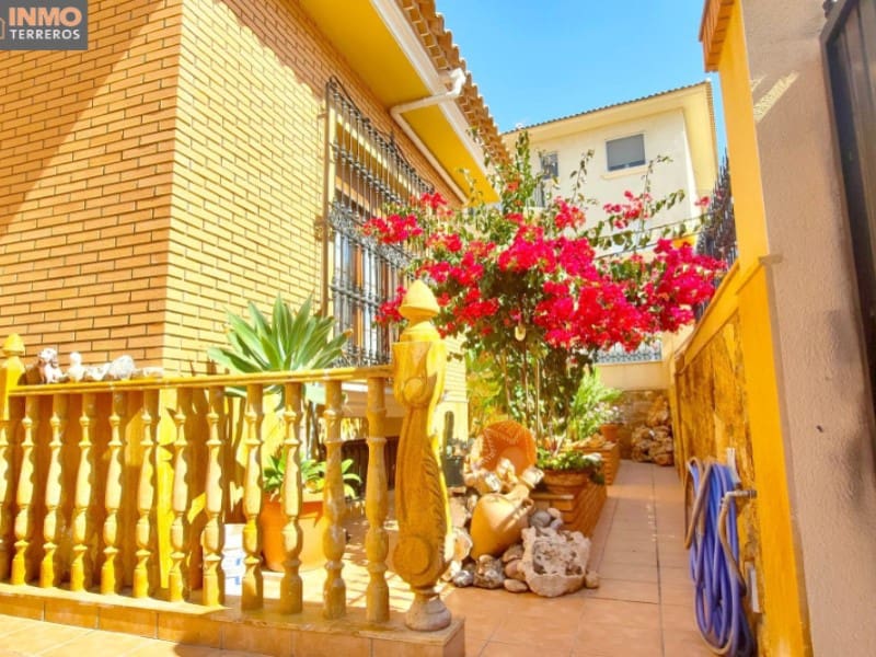 6 bedroom Villa for sale in Huercal-Overa with garage - € 470,000 (Ref: 9777170)