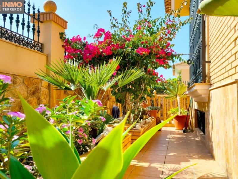 6 bedroom Villa for sale in Huercal-Overa with garage - € 470,000 (Ref: 9777170)