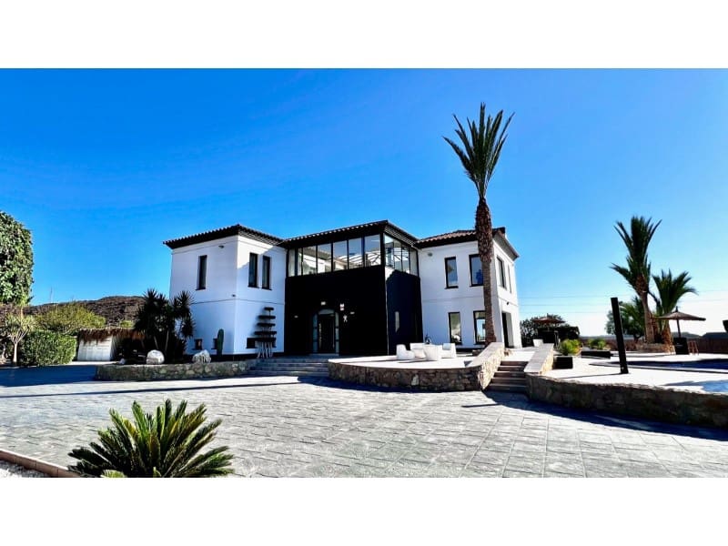 3 Zimmer Villa zu verkaufen in San Juan de los Terreros mit Pool Garage - 795.000 € (Ref: 9777197)