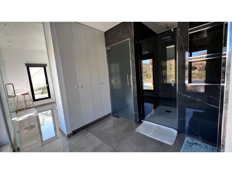 3 Zimmer Villa zu verkaufen in San Juan de los Terreros mit Pool Garage - 795.000 € (Ref: 9777197)