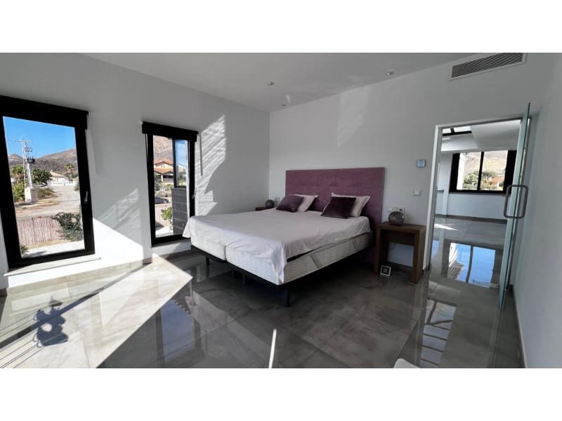 3 Zimmer Villa zu verkaufen in San Juan de los Terreros mit Pool Garage - 795.000 € (Ref: 9777197)