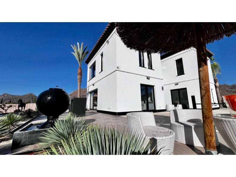 3 Zimmer Villa zu verkaufen in San Juan de los Terreros mit Pool Garage - 795.000 € (Ref: 9777197)