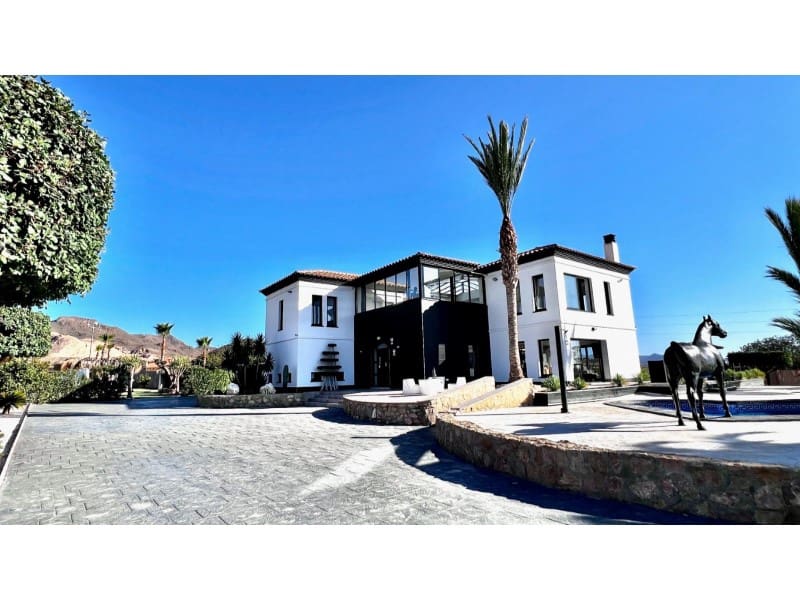 3 Zimmer Villa zu verkaufen in San Juan de los Terreros mit Pool Garage - 795.000 € (Ref: 9777197)