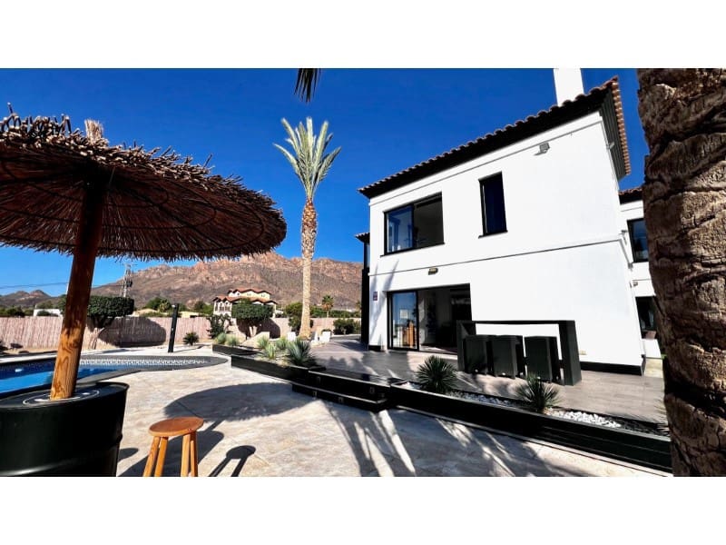 3 Zimmer Villa zu verkaufen in San Juan de los Terreros mit Pool Garage - 795.000 € (Ref: 9777197)