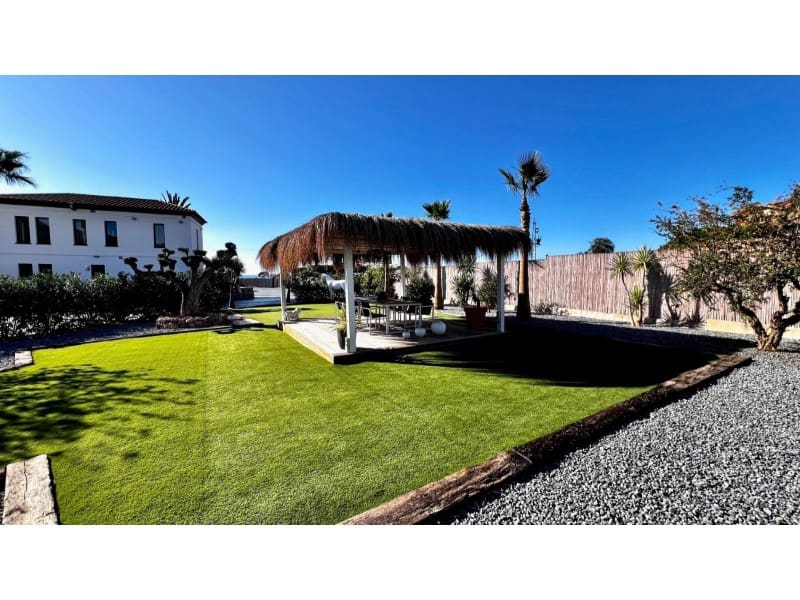 3 Zimmer Villa zu verkaufen in San Juan de los Terreros mit Pool Garage - 795.000 € (Ref: 9777197)