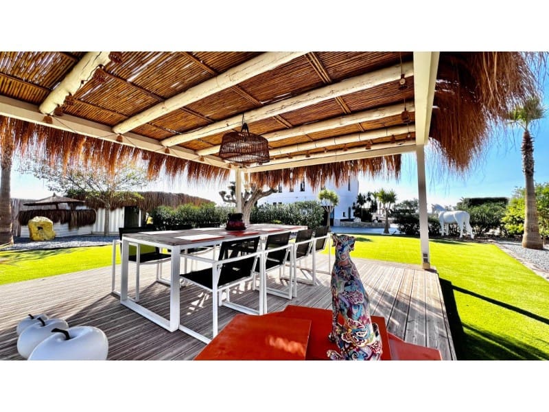 3 Zimmer Villa zu verkaufen in San Juan de los Terreros mit Pool Garage - 795.000 € (Ref: 9777197)