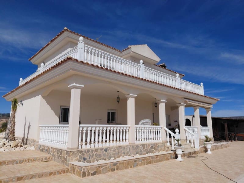 4 slaapkamer Finca/Landhuis te koop in Pinoso met zwembad garage - € 599.000 (Ref: 9777203)