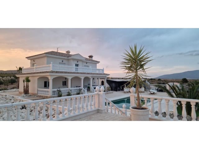 4 slaapkamer Finca/Landhuis te koop in Pinoso met zwembad garage - € 599.000 (Ref: 9777203)