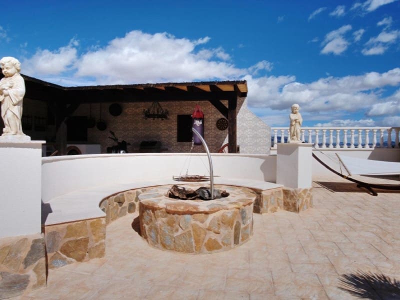 4 slaapkamer Finca/Landhuis te koop in Pinoso met zwembad garage - € 599.000 (Ref: 9777203)