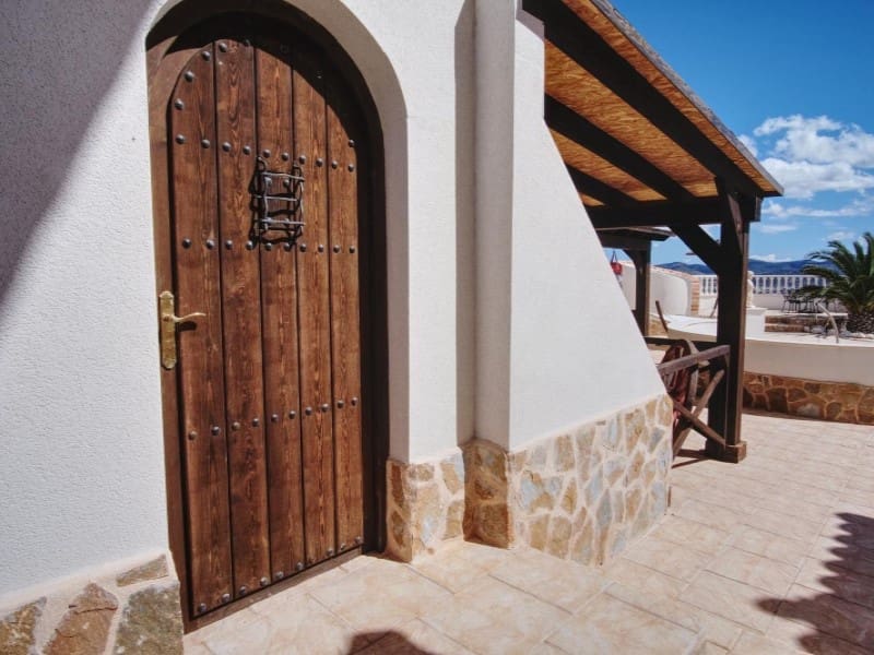 4 slaapkamer Finca/Landhuis te koop in Pinoso met zwembad garage - € 599.000 (Ref: 9777203)