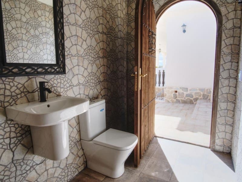 4 slaapkamer Finca/Landhuis te koop in Pinoso met zwembad garage - € 599.000 (Ref: 9777203)