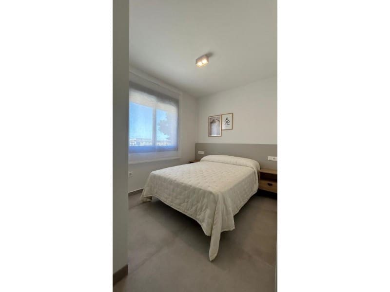 3 slaapkamer Halfvrijstaande villa te koop in Pilar de la Horadada - € 299.900 (Ref: 9876261)