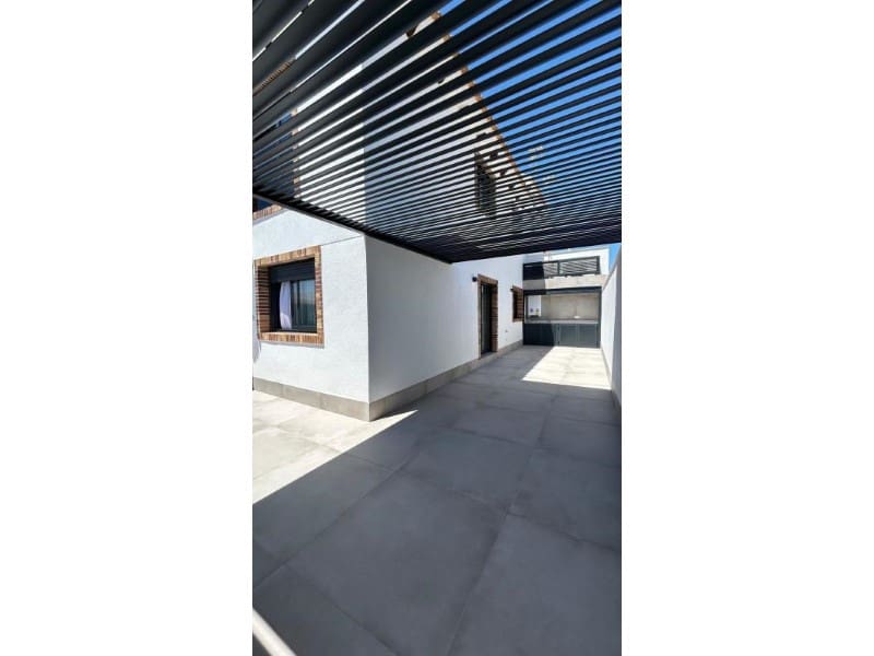 3 slaapkamer Halfvrijstaande villa te koop in Pilar de la Horadada - € 299.900 (Ref: 9876261)