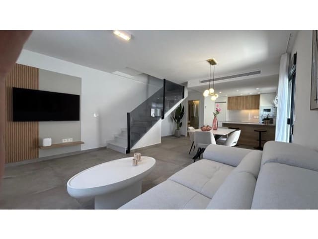 3 slaapkamer Halfvrijstaande villa te koop in Pilar de la Horadada ciudad, Pilar de la Horadada - € 299.900 (Ref: 9876261)