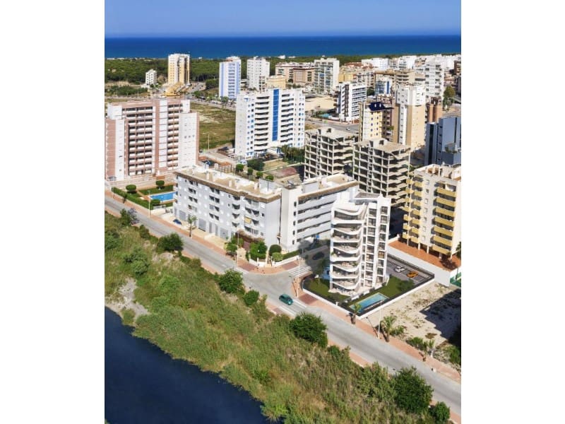 3 soveværelse Lejlighed til salg i Guardamar del Segura med garage - € 750.000 (Ref: 9876274)