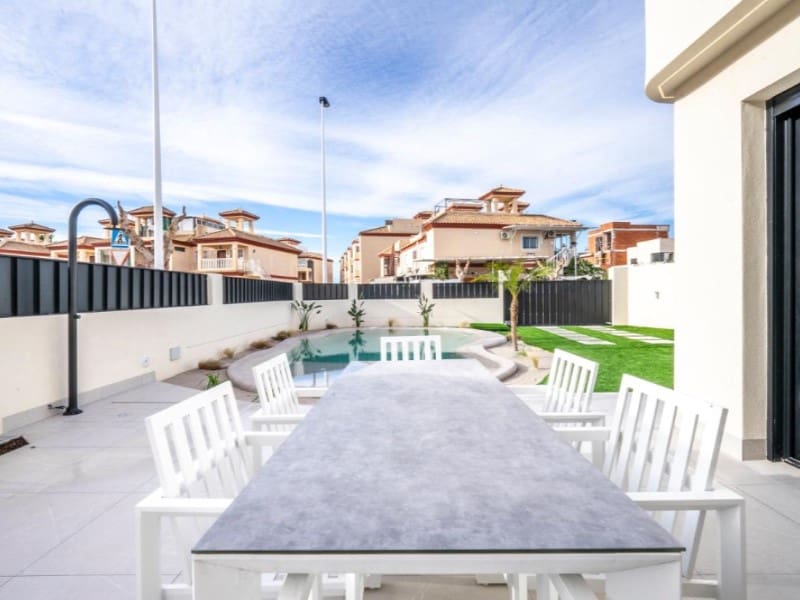 3 camera da letto Villa in vendita in Roldan con piscina - 415.950 € (Rif: 9876287)