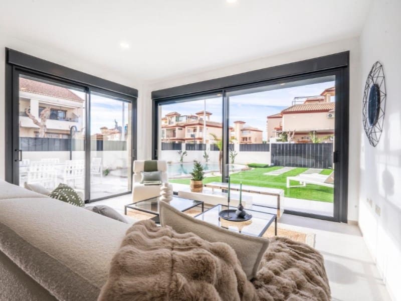 3 camera da letto Villa in vendita in Roldan con piscina - 415.950 € (Rif: 9876287)