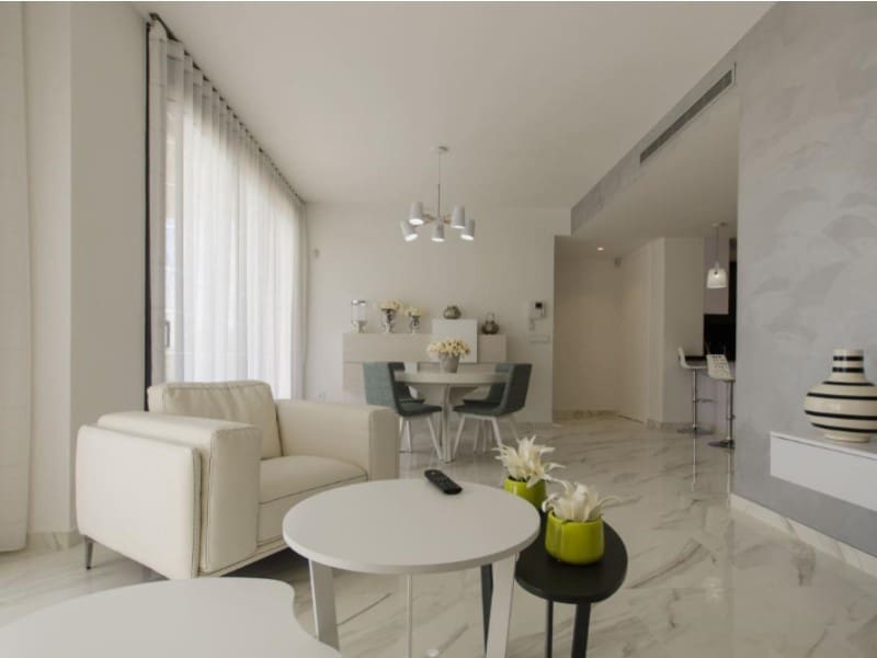 3 slaapkamer Villa te koop in San Miguel de Salinas met zwembad - € 630.000 (Ref: 9878727)
