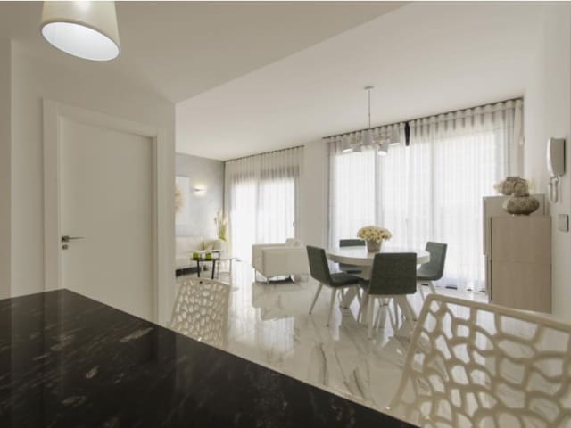 3 slaapkamer Villa te koop in San Miguel de Salinas met zwembad - € 630.000 (Ref: 9878727)