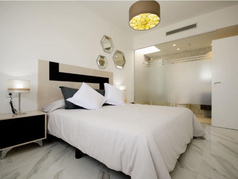 3 slaapkamer Villa te koop in San Miguel de Salinas met zwembad - € 630.000 (Ref: 9878727)