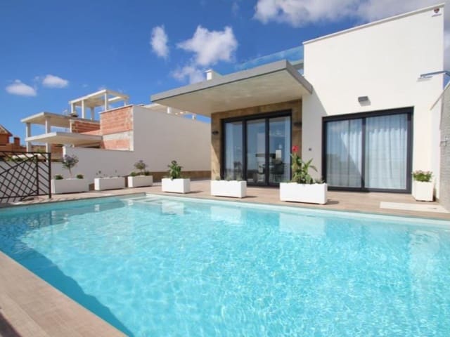 3 slaapkamer Villa te koop in San Miguel de Salinas met zwembad - € 630.000 (Ref: 9878727)