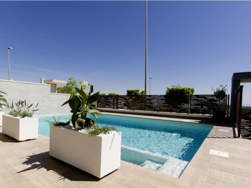 3 slaapkamer Villa te koop in San Miguel de Salinas met zwembad - € 630.000 (Ref: 9878727)
