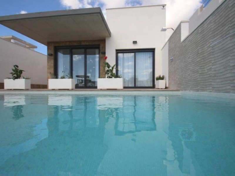 3 slaapkamer Villa te koop in San Miguel de Salinas met zwembad - € 630.000 (Ref: 9878727)