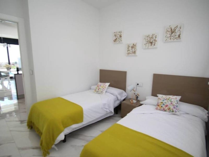 3 slaapkamer Villa te koop in San Miguel de Salinas met zwembad - € 630.000 (Ref: 9878727)