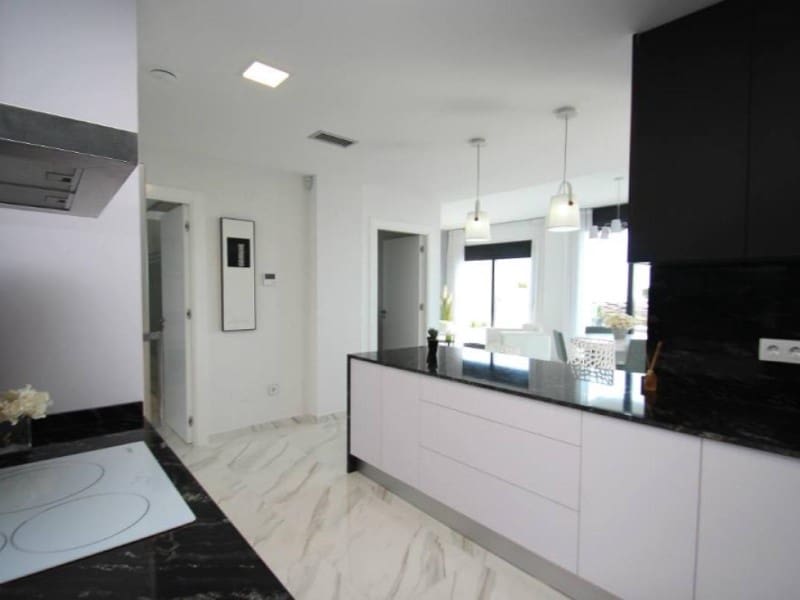 3 slaapkamer Villa te koop in San Miguel de Salinas met zwembad - € 630.000 (Ref: 9878727)