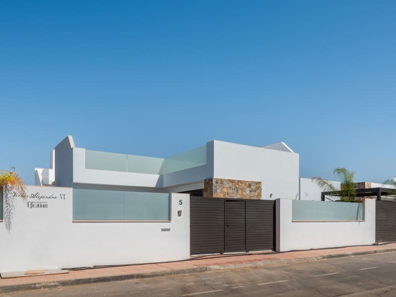 Pareado de 3 habitaciones en Los Alcázares en venta con piscina - 504.300 € (Ref: 9884695)