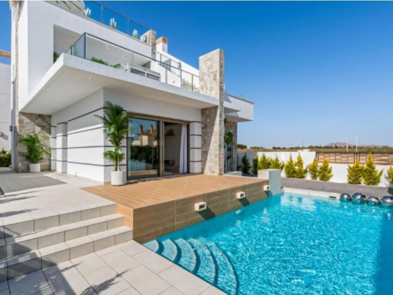 3 Zimmer Villa zu verkaufen in Los Alcazares mit Pool - 479.951 € (Ref: 9890304)