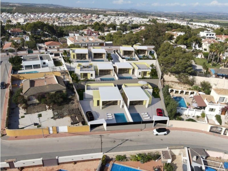 3 soveværelse Villa til salg i Orihuela Costa med swimmingpool - € 725.000 (Ref: 9890306)