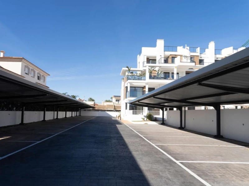 Apartamento de 2 habitaciones en Dénia en venta con piscina - 315.000 € (Ref: 9892226)
