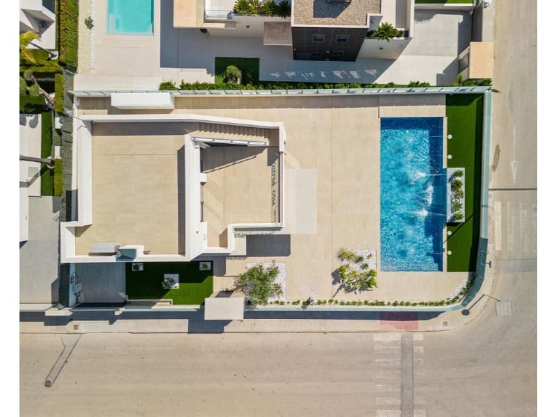 3 bedroom Villa for sale in Orihuela with pool - € 995,000 (Ref: 9894424)