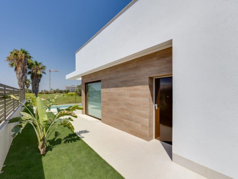 4 bedroom Villa for sale in Los Alcazares with pool garage - € 695,000 (Ref: 9900625)