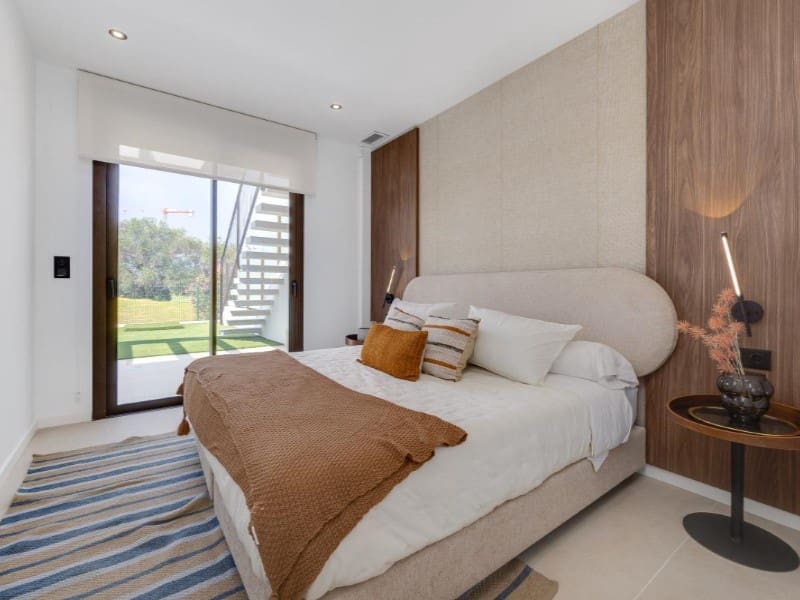 4 bedroom Villa for sale in Los Alcazares with pool garage - € 695,000 (Ref: 9900625)