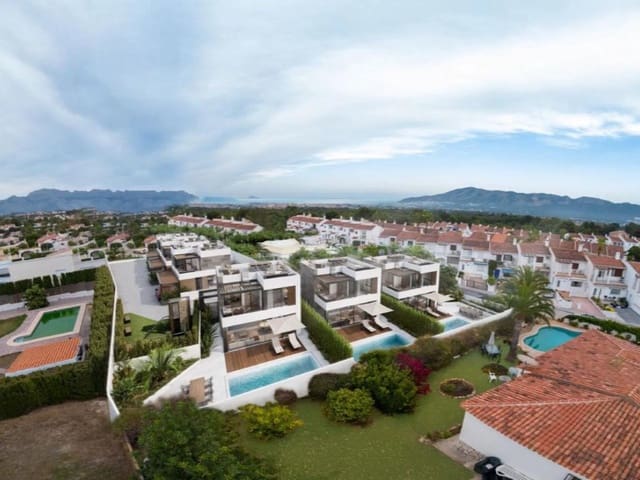 3 slaapkamer Villa te koop in Barranco Hondo, La Nucia met zwembad - € 555.000 (Ref: 9913056)